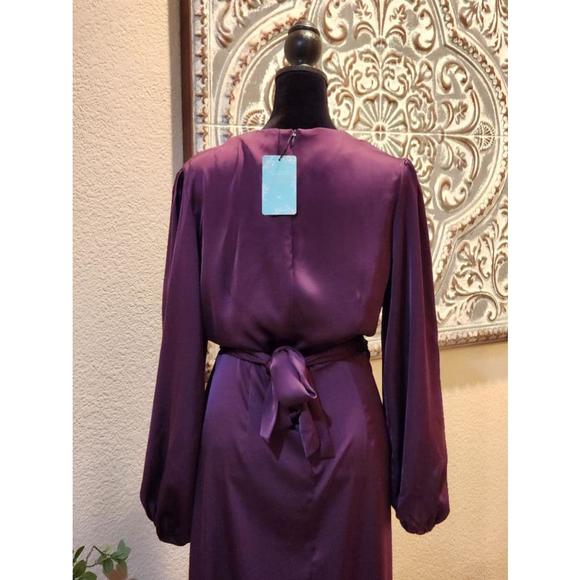 ♦️SOLD♦️ - PinupArt - Elegant Empire Waist Satin Maxi Dress - Size M - NWT - Picture 5 of 7